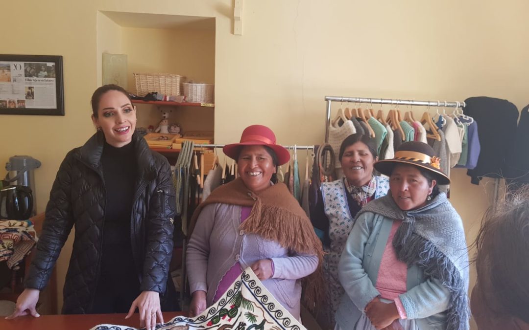 Señora Perú se convierte en embajadora de mujeres aymaras